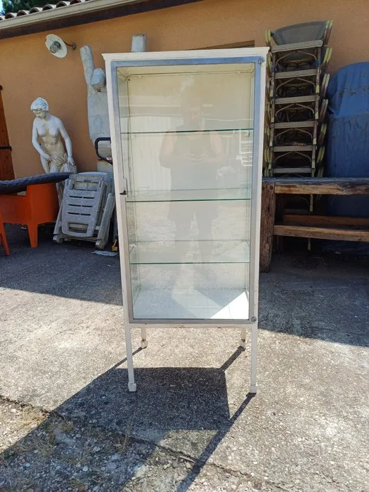 Display cabinet - Iron - medical display