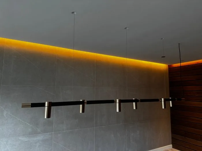 ONE A Denmark - Hanging lamp - X-Tendable Pendant X6 - Aluminium, Leather