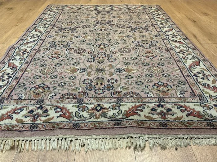 Hand-knotted Indian Bijar Oriental rug with a delicate floral pattern. - Carpet - 190 cm - 122 cm