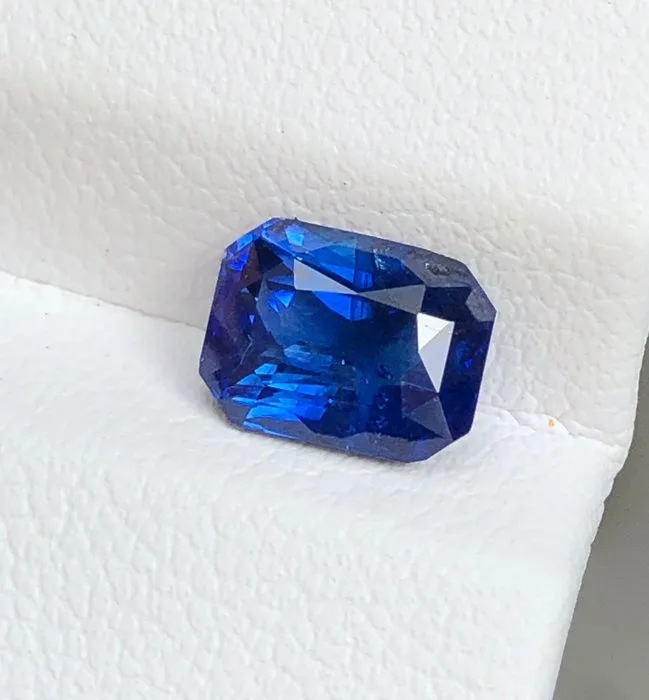 1 pcs Blue Sapphire - 2.45 ct - International Colored Gemstone Association (ICA GemLab)