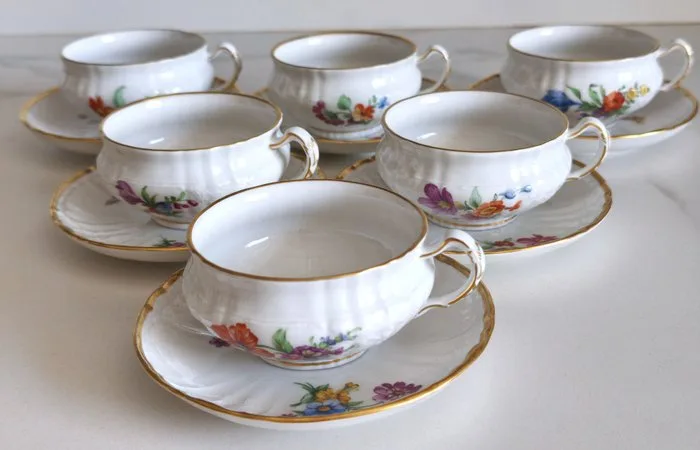 KPM Berlino - Königliche Porzellan Manufaktur - Berlin anni '50 - Coffee and tea service - rocaille - Porcelain