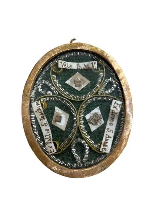 Reliquary - Bronze, golden cartouche, Glass - the 20th century - From the Veil of the Blessed Virgin Mary - From the Pallium of Saint Joachim – From the House of