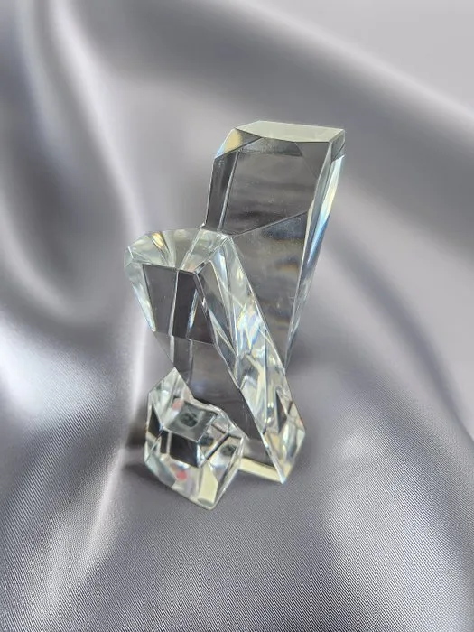 Arysthl - Vase - Pixxis P3 - Crystal - Abstract sculpture art