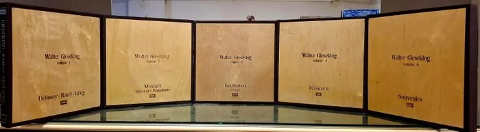Walter Gieseking - Discoteca Classica EMI (1975-1977) - 5 x deluxe box sets with wooden cover - 44 records in total - Multiple titles - LP box set - 1975