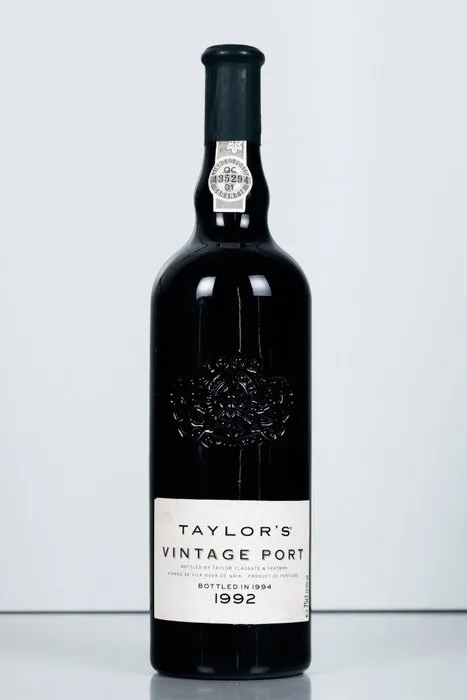 1992 Taylor's - Vintage Port - Bottled in 1994 - Douro - 1 Bottle (0.75L)