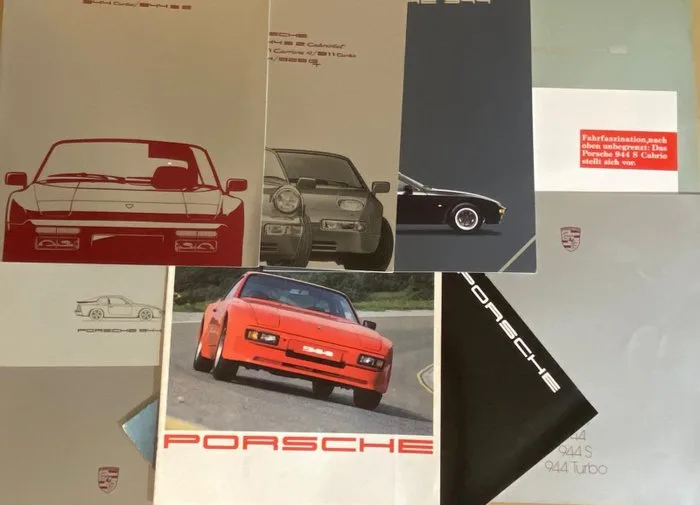 Brochure - Porsche - Konvolut 11 Stück Porsche 944 Kataloge / Unterlagen 1983 - 1991