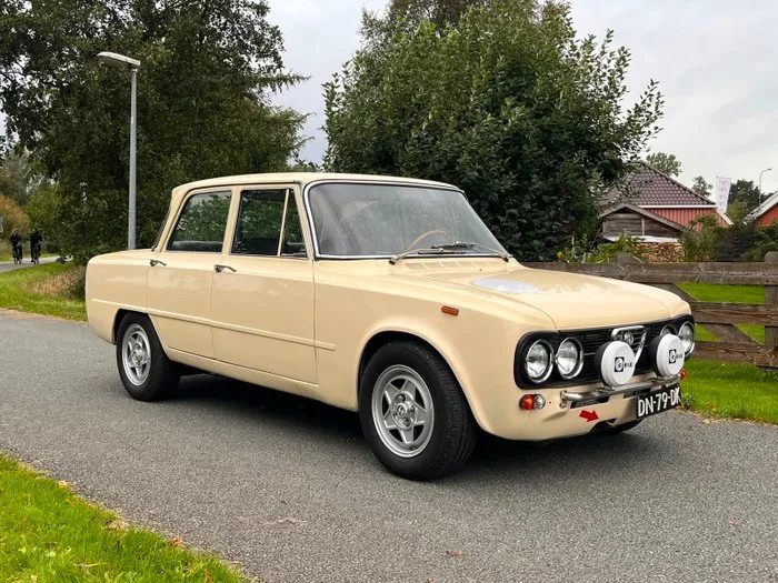 Alfa Romeo - Giulia Nuova 1600 (2.0 engine) - 1979
