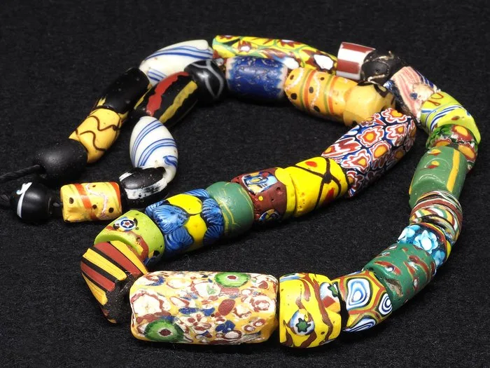 Glass beads strand - String of beads - Venetian Beads