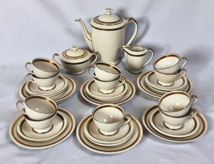 Schönwald & Hackefors - Coffee and tea service (31) - Porcelain - Ecru - thick gilding