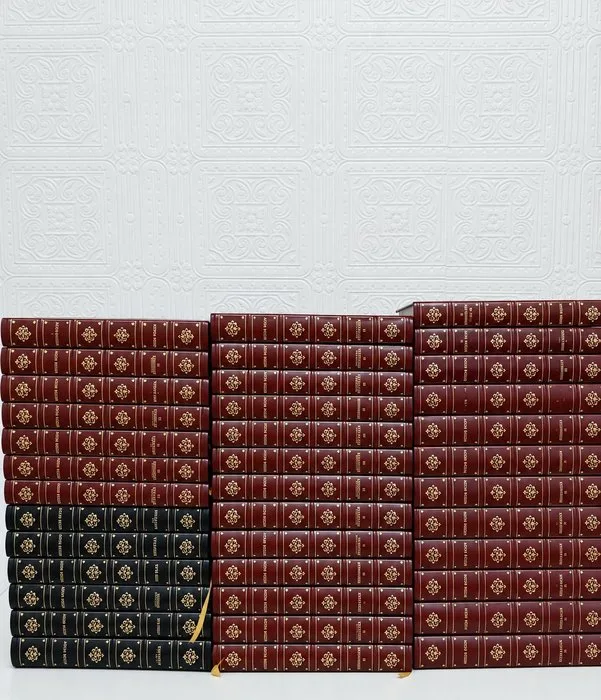 Victor Hugo - Collection complète de 38 livres des Œuvres de Victor Hugo, publiée par le Le Cercle du Bibliophile - 1960