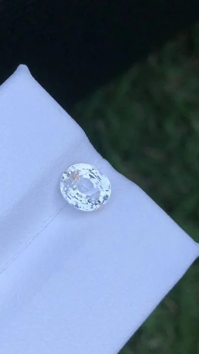 1 pcs Colourless Sapphire - 1.53 ct - International Colored Gemstone Association (ICA GemLab)