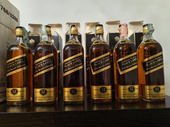 Johnnie Walker 12 years old Black Label - b. 1989 - 70cl - 6 bottles