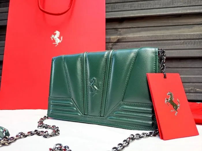 Bag - Ferrari - Sac a main en cuir vert luxe collection Lifestyle 2025 Ferrari By Rocco Lannone neuf - 2025