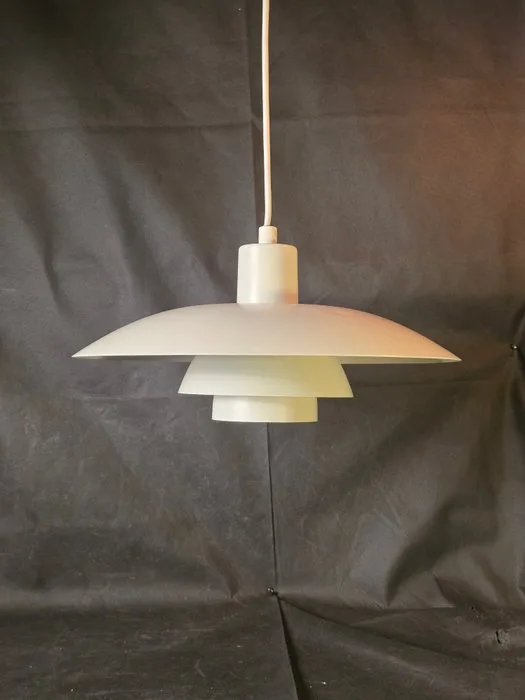 Louis Poulsen PH4 - Poul Henningsen - Hanging lamp - PH 4/3 - Aluminium - Designer Lamp