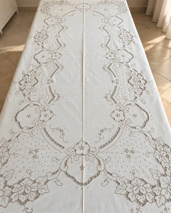 Tablecloth (13) - 260 cm - 170 cm - Handmade cutwork tablecloth