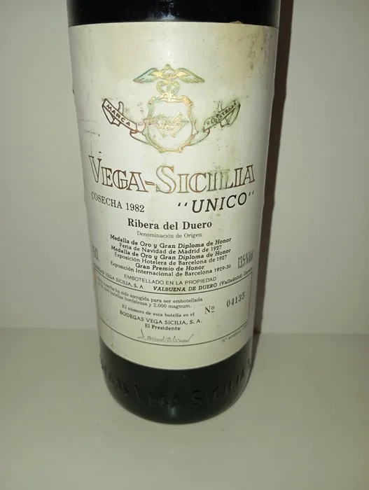 1982 Vega Sicilia Único - Ribera del Duero Gran Reserva - 1 Bottle (0.75L)