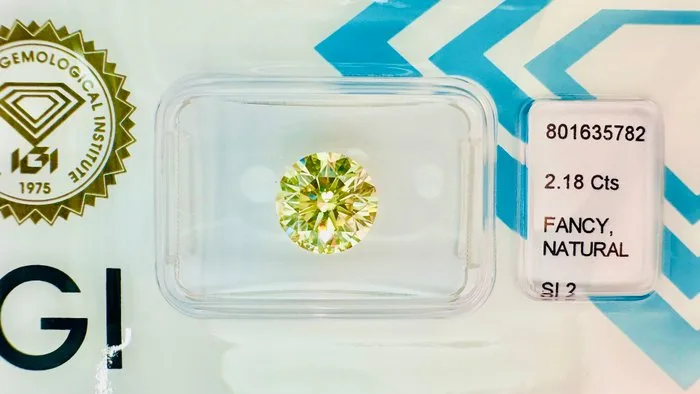 1 pcs Diamond (Natural coloured) - 2.18 ct - Round - Fancy Brownish, Greenish, Yellow Yellow - SI2 - International Gemological Institute (IGI) - ( NATURAL VG/EX/EX )