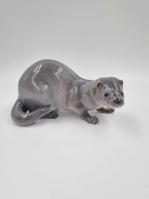 Royal Copenhagen - Figure - Royal Copenhagen Mink Figurine No. 2936/4654 – Jeanne Grut – 1st Quality – 1964 - Porcelain