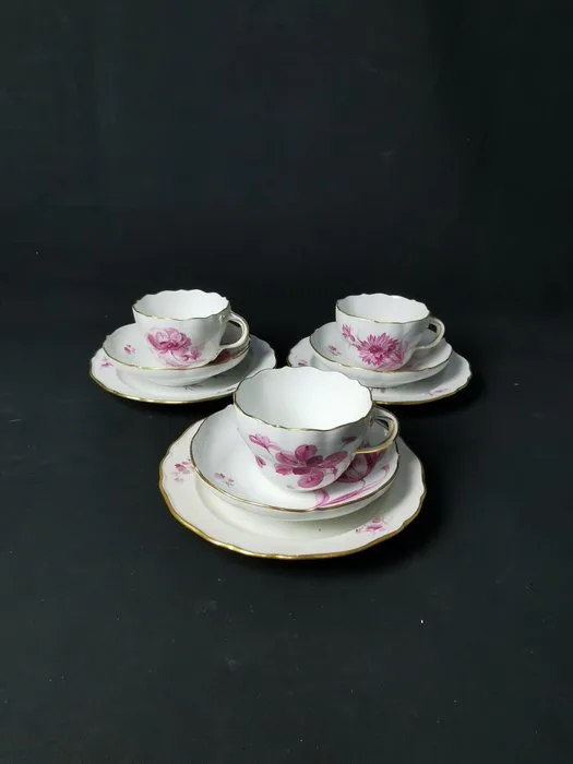 Meissen – Servizio da caffè per 3 persone con decoro floreale rosa e bordi dorati – 1a scelta - Cup and saucer (9) - Porcelain
