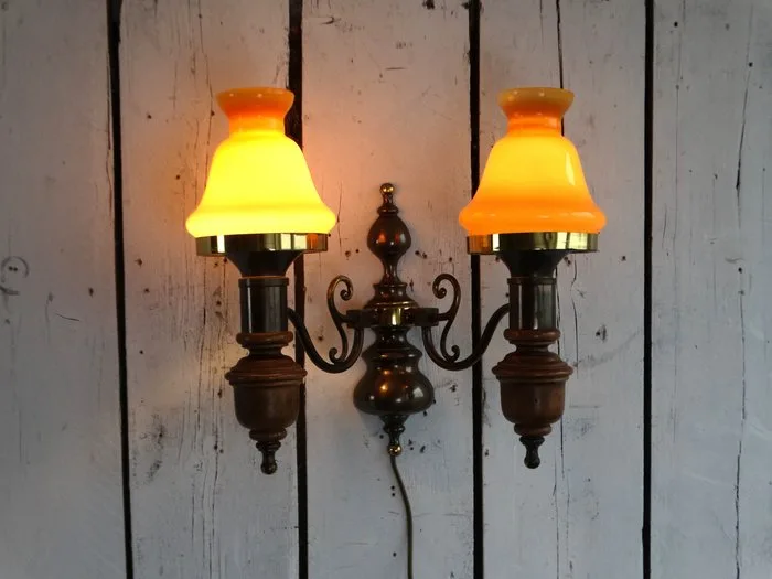 Unknown - Lamp - Oak - Brass lamp with two lights