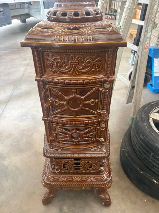 vilmar - vilmar Heater - Mali - stunning brown majolica column stove, with the VILMAN logo embossed (Made in Italy)