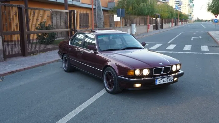 BMW - 750i - 1988