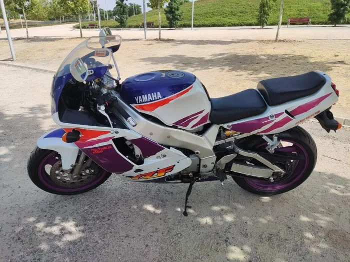 Yamaha - YZF 750 R - EXUP - Genesis - 1994