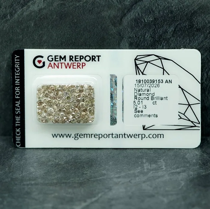 122 pcs Diamond (Natural coloured) - 5.01 ct - Round - Fancy Yellowish Brown - I2, I3 - Gem Report Antwerp (GRA)