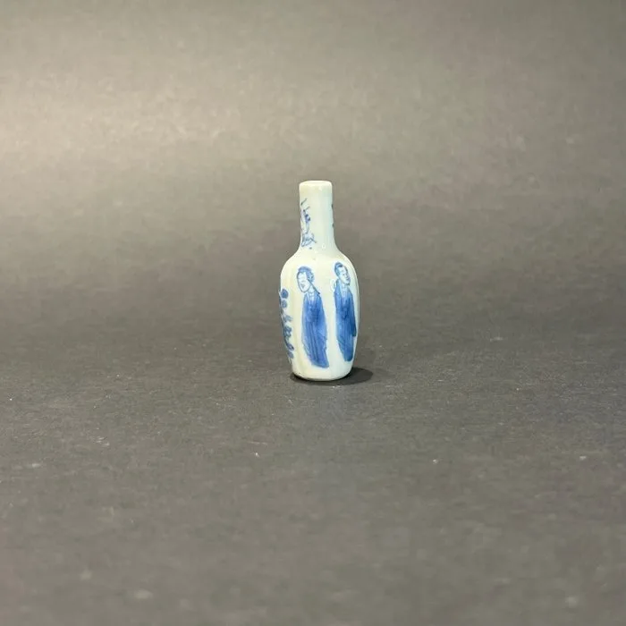Vase - Porcelain - China - Kangxi (1662-1722) - miniature Kangxi vase