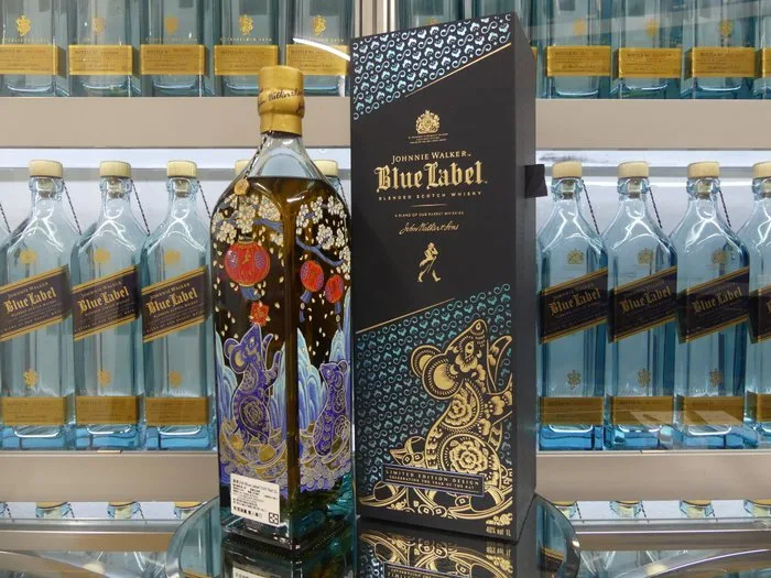 Johnnie Walker Blue Label Limited Edition Design Celebrating the year of the Rat - b. 2020 - 1 Litre