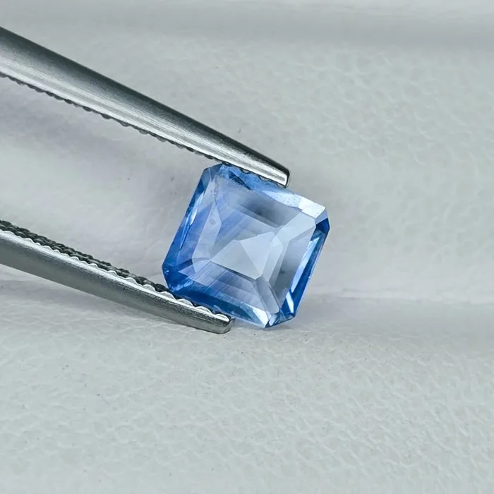 Blue Sapphire - 1.04 ct - International Gemological Institute (IGI)