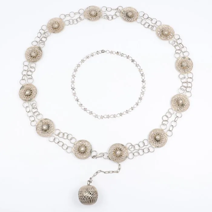 925/1000 Silver. Necklace + free silver-plated belt - 2 piece jewellery set