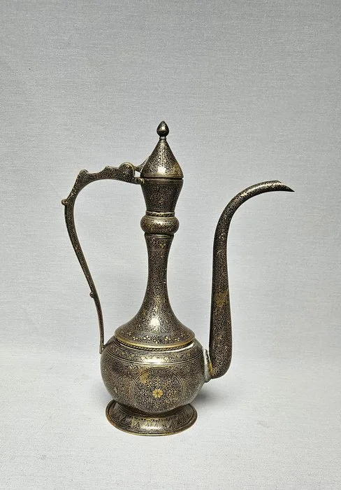 Teapot - Brass (yellow brass) and black lacquer coating (lacquer) - brass pouring jug
