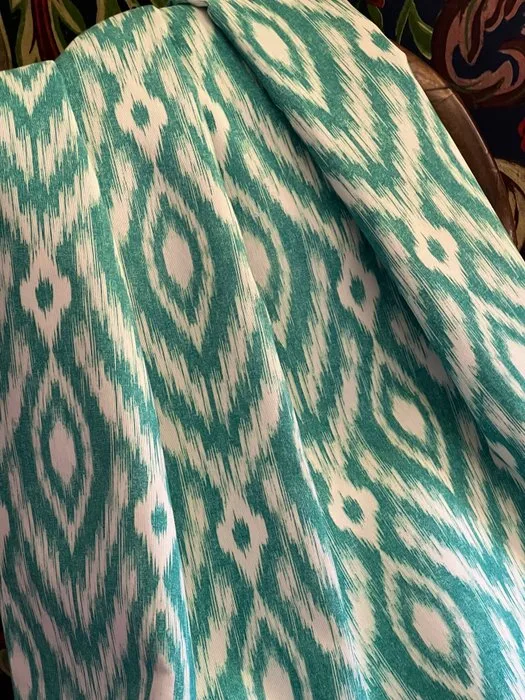 Double width, turquoise ikat-printed fabric on white. - Textile - 300 cm - 280 cm