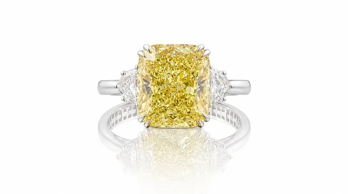 Ring - 14 kt. White gold - 5.52ct. tw. Yellow Diamond (Fancy coloured lab-grown diamond) - Diamond