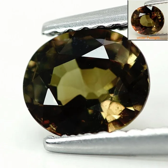 1 pcs Alexandrite - 1.29 ct - Gemological Institute of America (GIA) - Color Change
