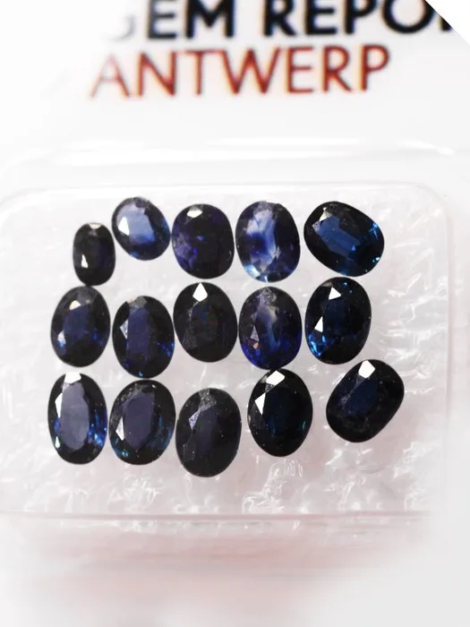 15 pcs Blue Sapphire - 3.35 ct - Gem Report Antwerp (GRA)