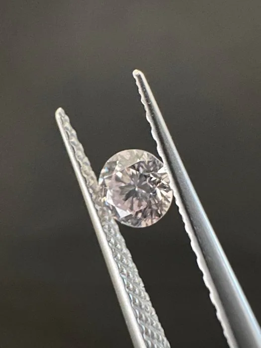 1 pcs Diamond (Natural coloured) - 0.26 ct - Round - Fancy light Pink - I1 - International Gemological Institute (IGI)