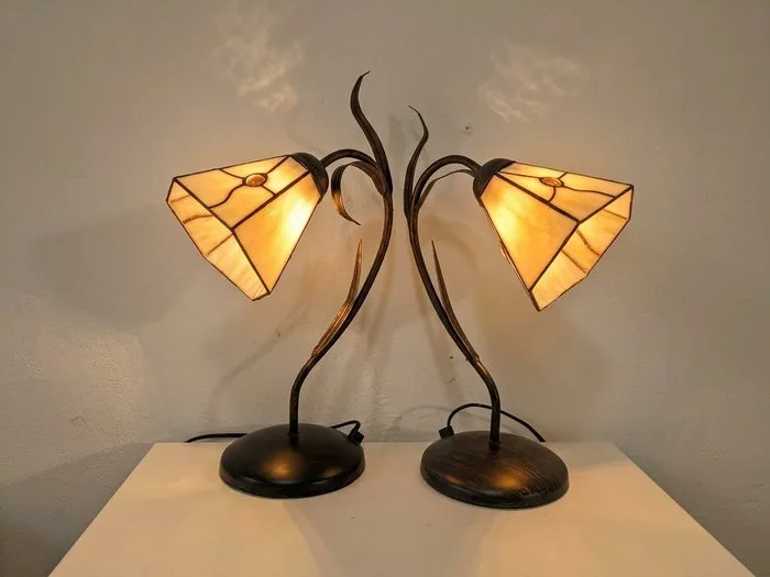 Desk lamp (2) - Tiffany's Style - Glaze, Polychrome stained-glass window