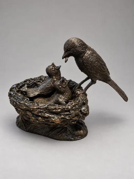 Sculpture, Vogelgroep met jongen in nest – massief brons – donker gepatineerd - 14 cm - Bronze