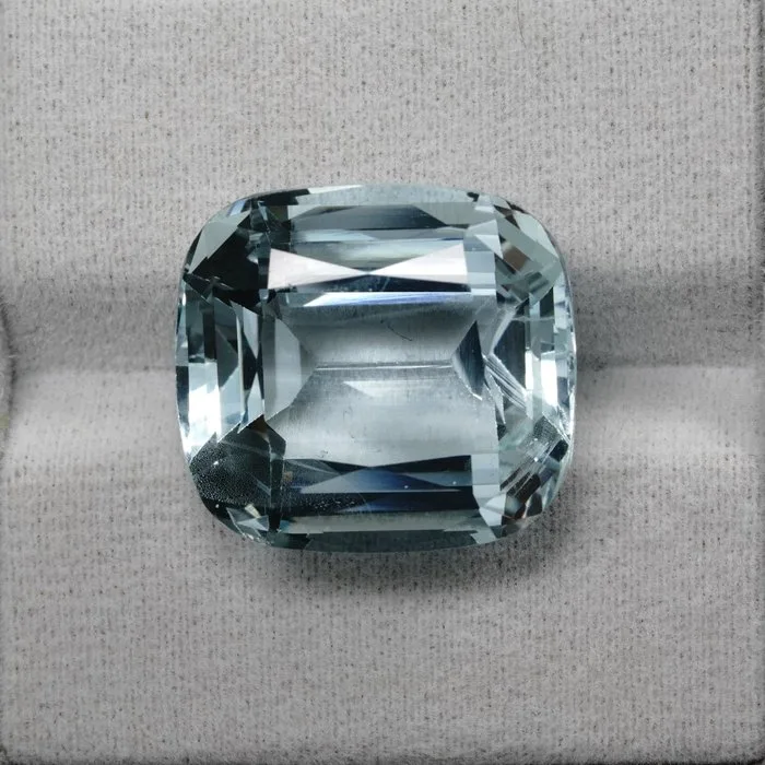 1 pcs Blue Aquamarine - 29.21 ct - Gemological Institute of America (GIA)
