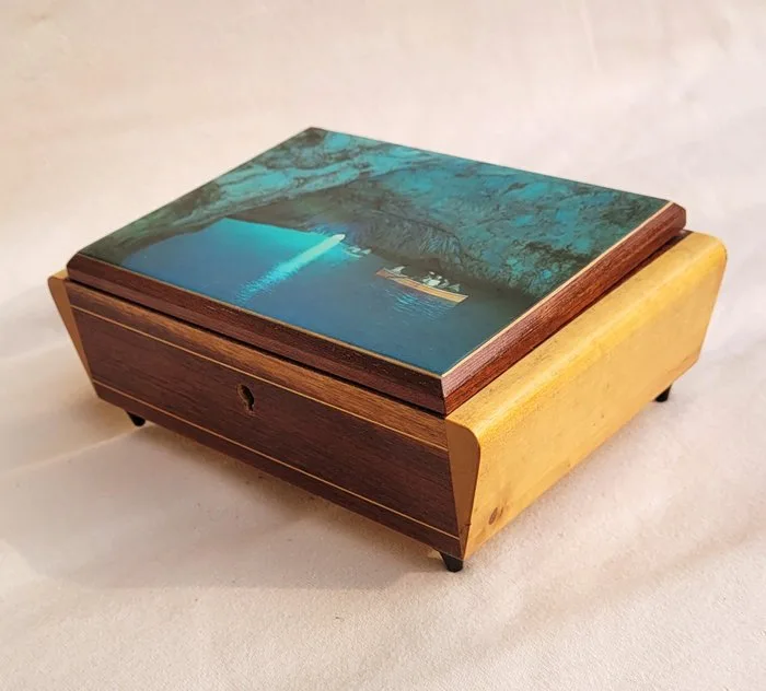 Mapsa - Music box - Switzerland - 1930-1940 - Isola di Capri