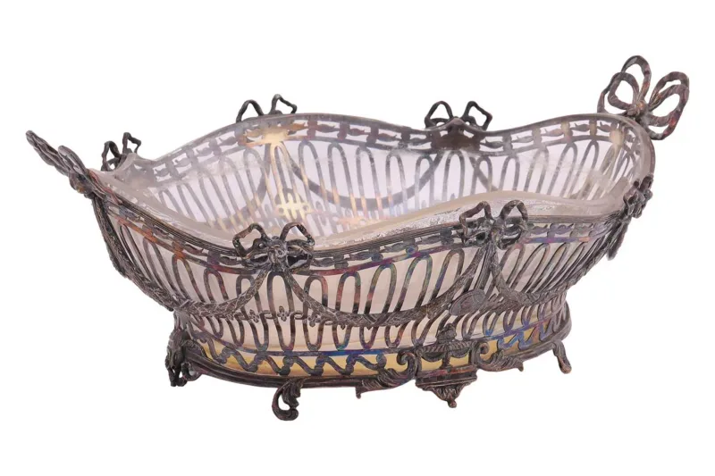 An early 20th Century Dutch silver bread basket by Pier van de Woude, .934 silver, London import hallmarks to side