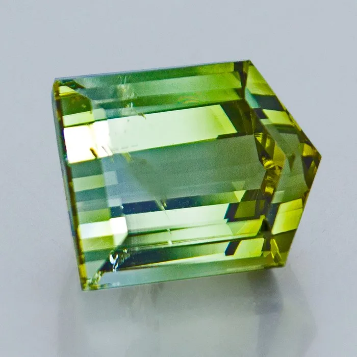 1 pcs Yellow, Green, Bi-colour Tourmaline - 13.46 ct - International Colored Gemstone Association (ICA GemLab) - Liddicoatite-Golden-Crown