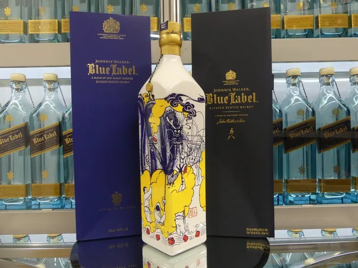 Johnnie Walker Blue Label Limited Edition Design Chinese Lunar New Year Penang Street Art from Malaysia - b. 2017 - 750ml