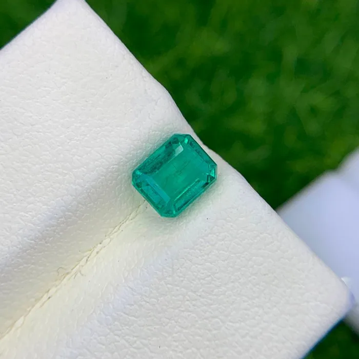 1 pcs Green Emerald - 1.09 ct - International Colored Gemstone Association (ICA GemLab)