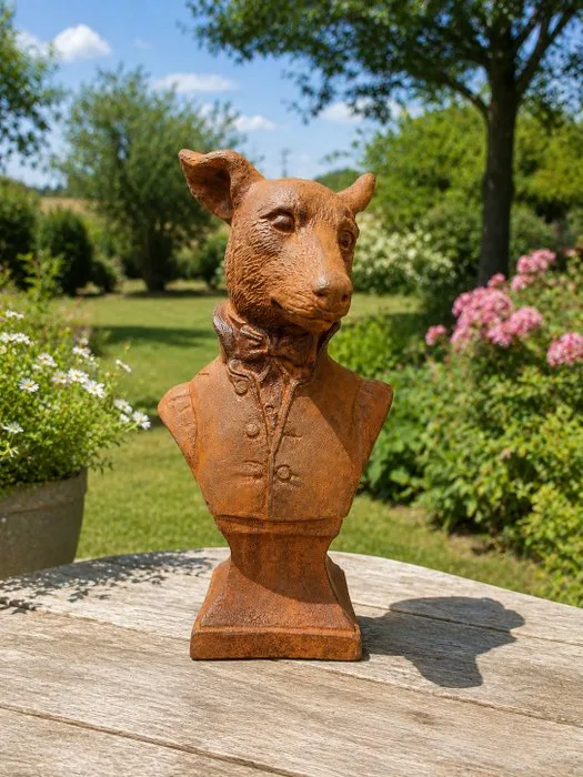 Statue, statue of a dog in costume in cast metal - 26 cm - Iron