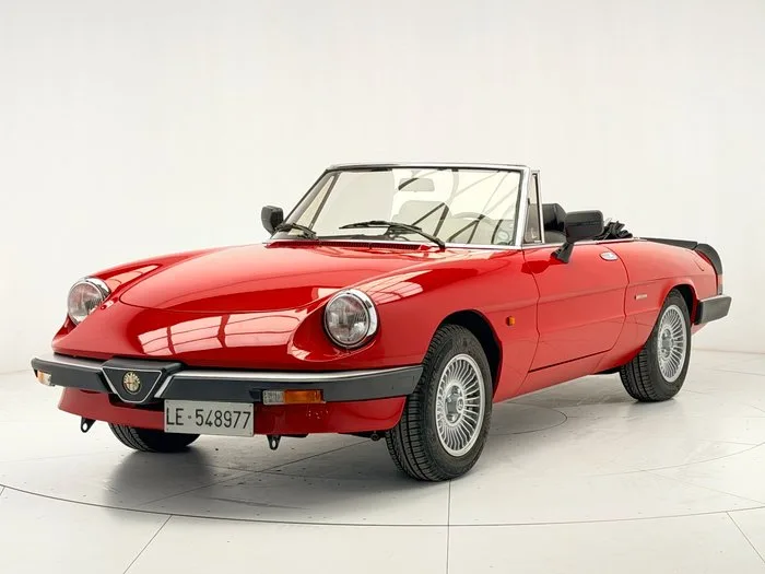 Alfa Romeo - Spider 1600 - 55,000km '' - 1989