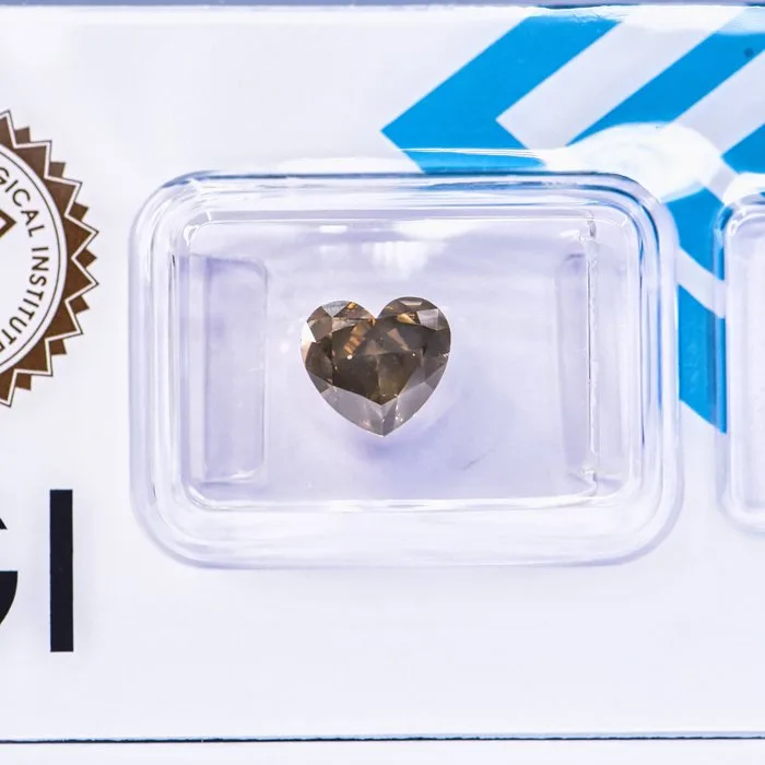 1 pcs Diamond (Natural coloured) - 2.24 ct - Heart - Fancy deep Green Yellow - SI1 - International Gemological Institute (IGI) - VG