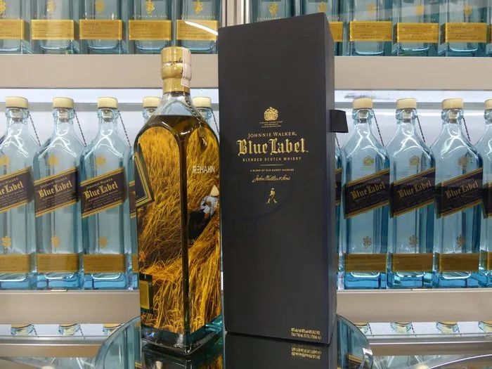 Johnnie Walker Blue Label Limited Edition Design Rehahn Resting Gold from Vietnam - one of 100 bottles - 750ml